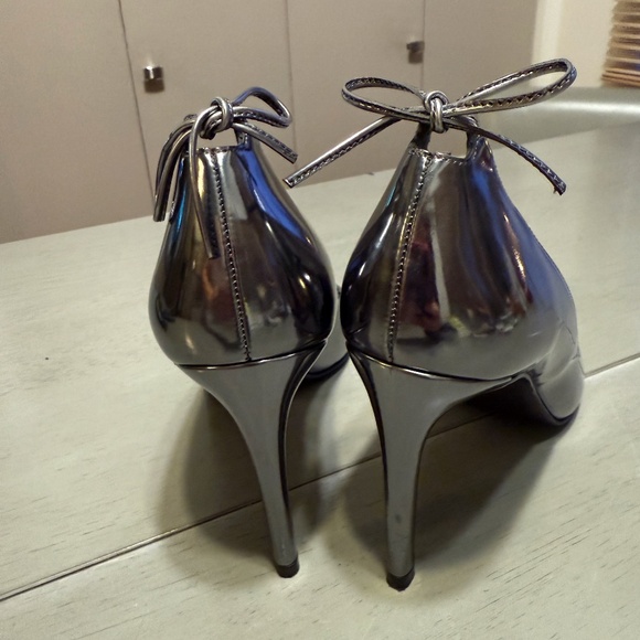Stuart Weitzman (7.5) Gun-Metal Pointy Pumps - Picture 2 of 8